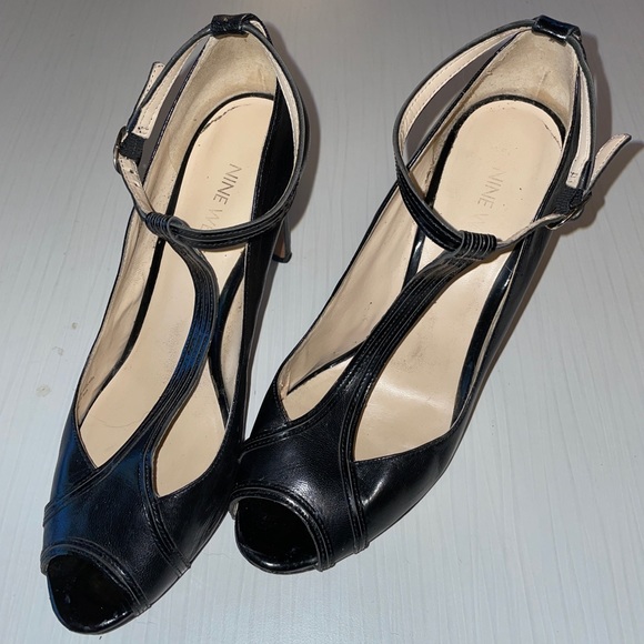 T strap peep-toe Nine West dress heels - Picture 1 of 5